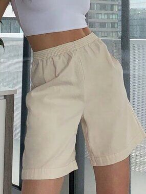 Aritzia Wilfred Free Nova 7" Short High Waisted Pull On Birch Size Medium